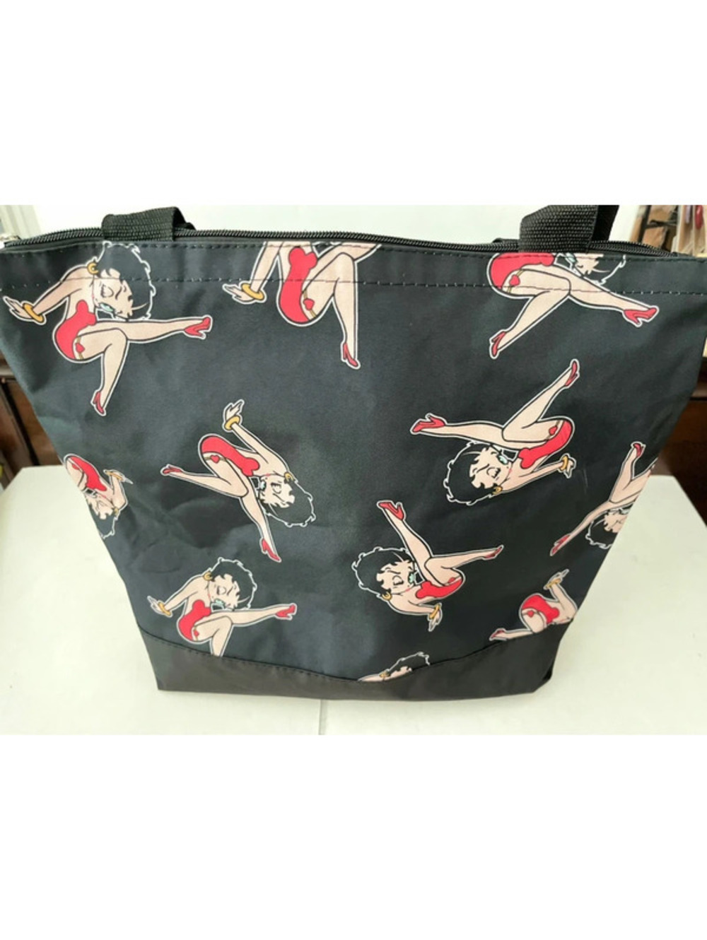Fleischer Studios Betty Boop Tote Bag With Attached Coin Purse Black 17”